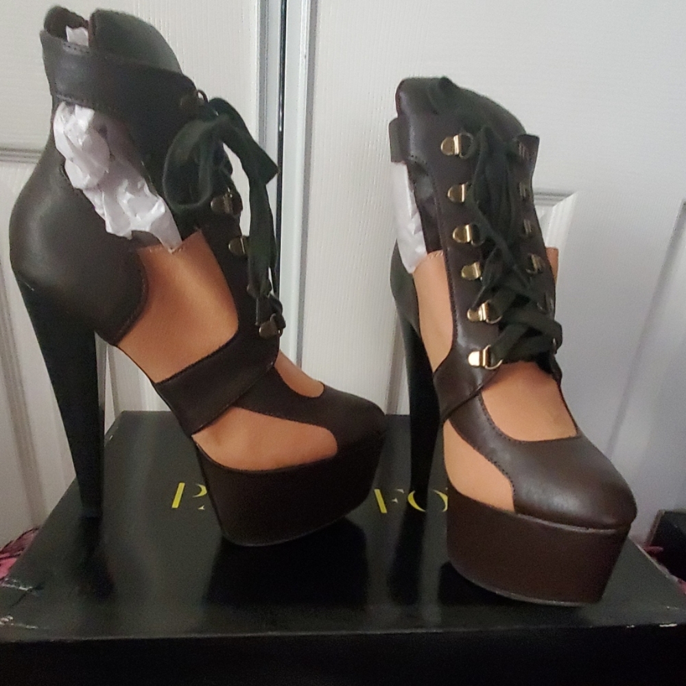 Shoes - Picture 2 of 2